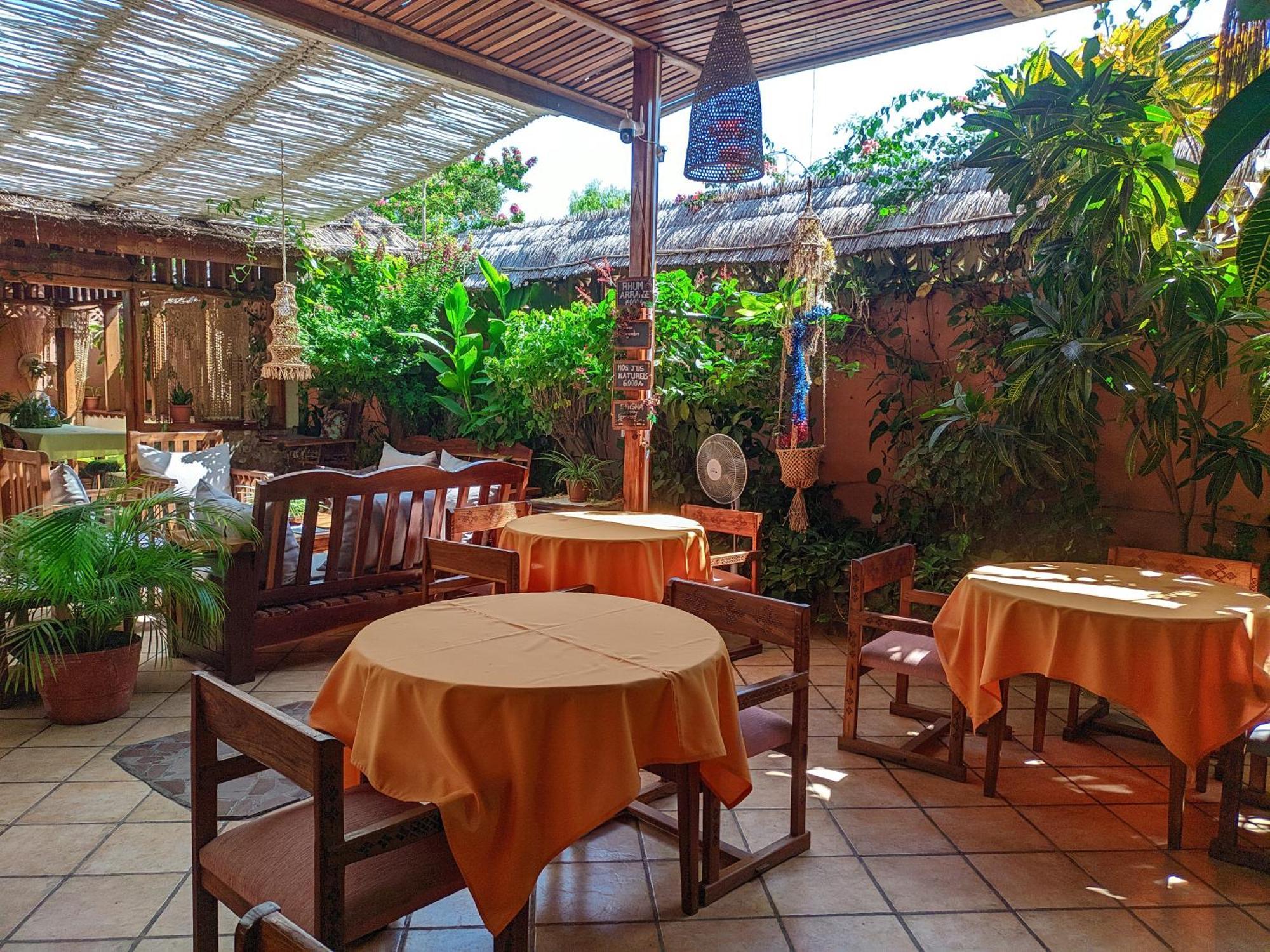 Le Nouvel Eden Hotel Toliara Bagian luar foto