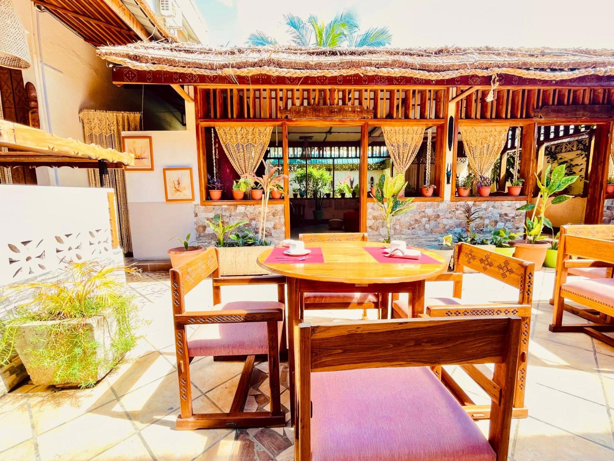 Le Nouvel Eden Hotel Toliara Bagian luar foto