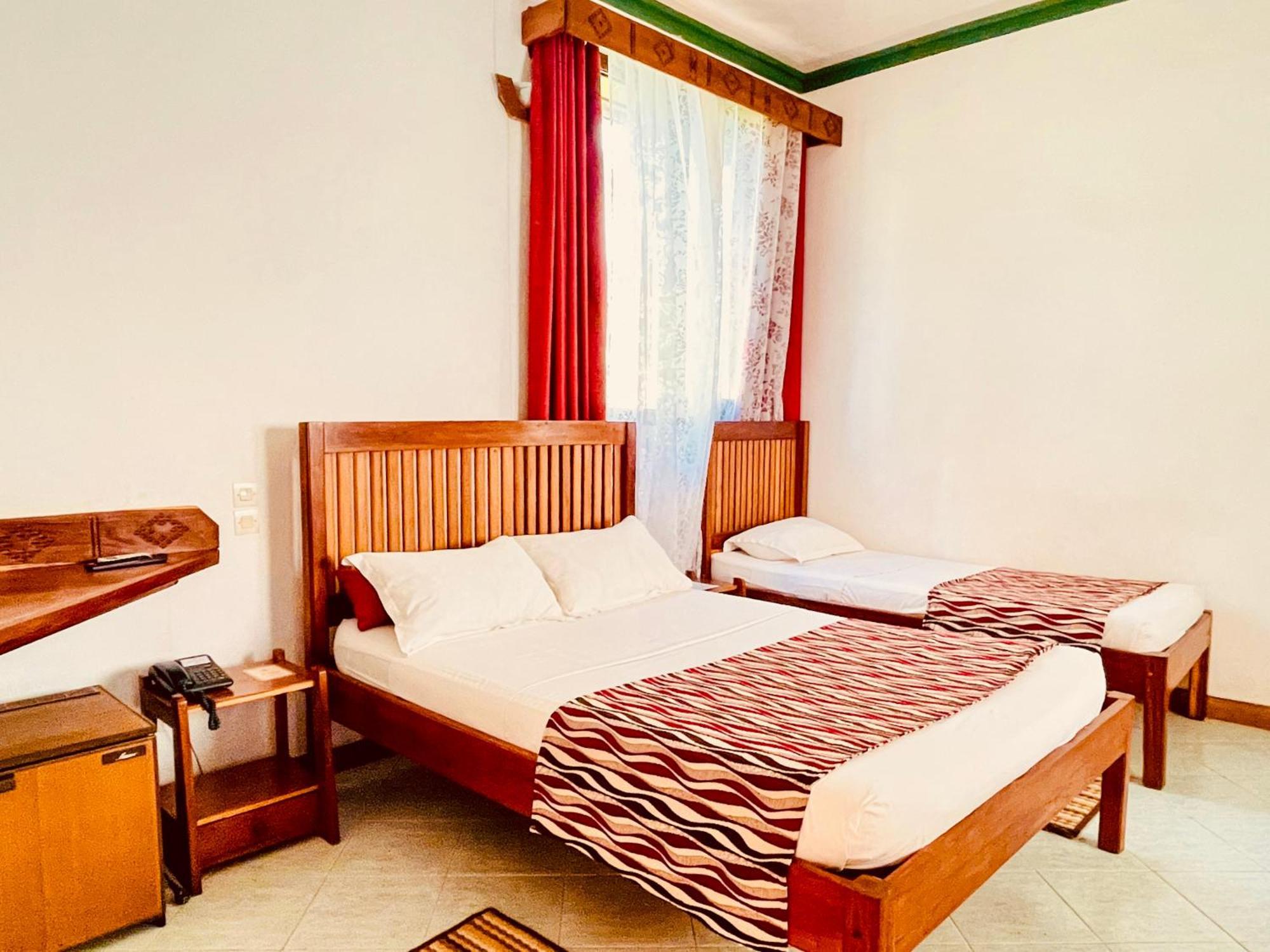 Le Nouvel Eden Hotel Toliara Bagian luar foto