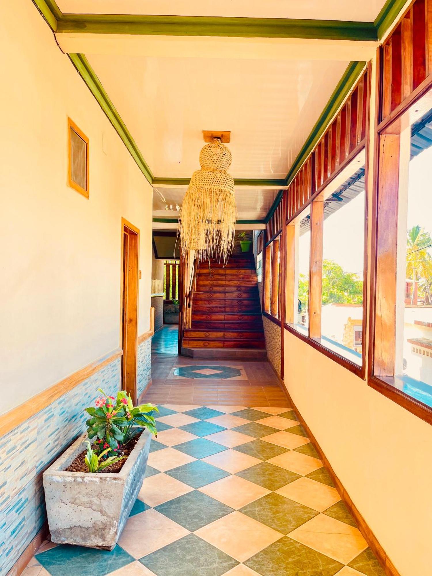 Le Nouvel Eden Hotel Toliara Bagian luar foto