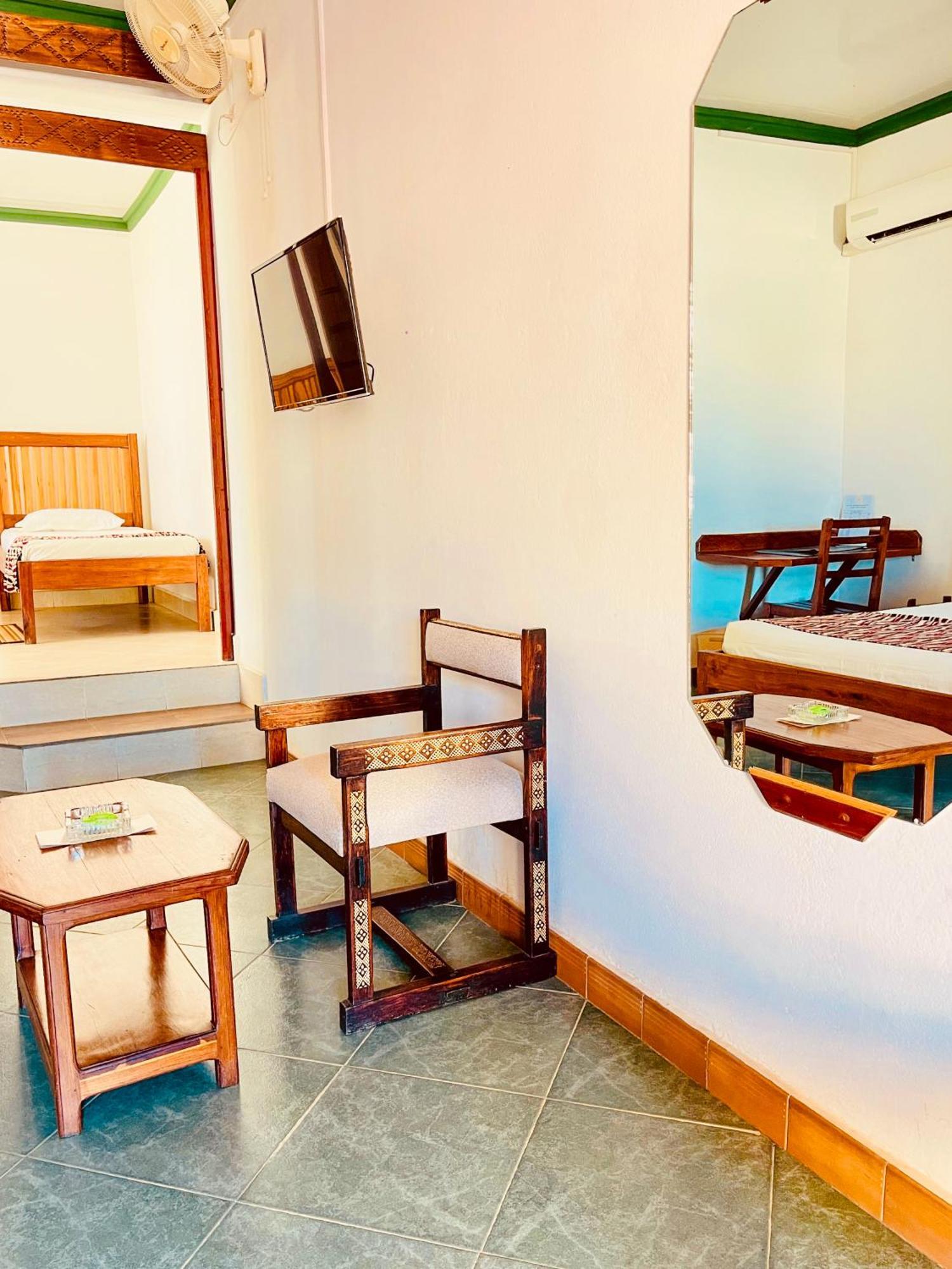 Le Nouvel Eden Hotel Toliara Bagian luar foto