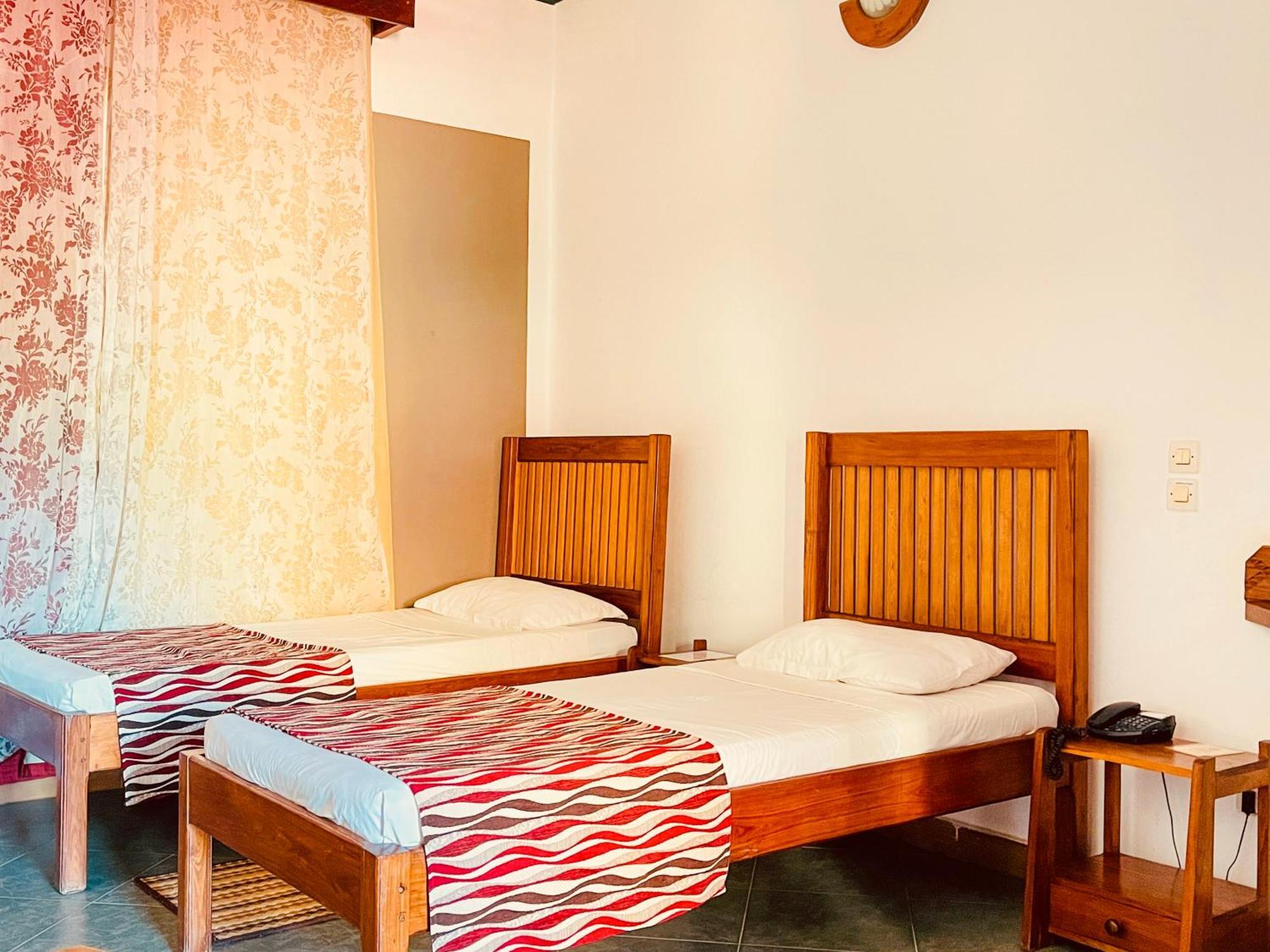 Le Nouvel Eden Hotel Toliara Bagian luar foto