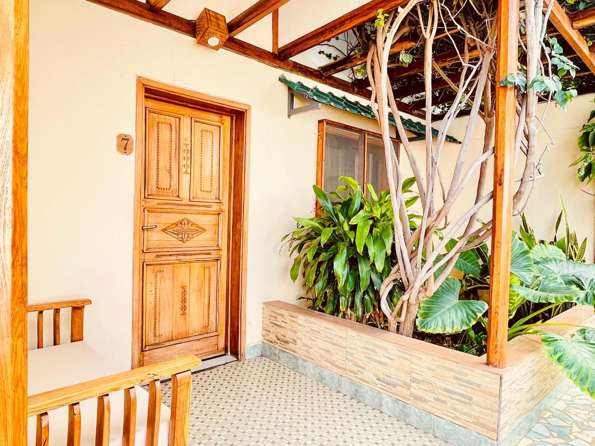 Le Nouvel Eden Hotel Toliara Bagian luar foto