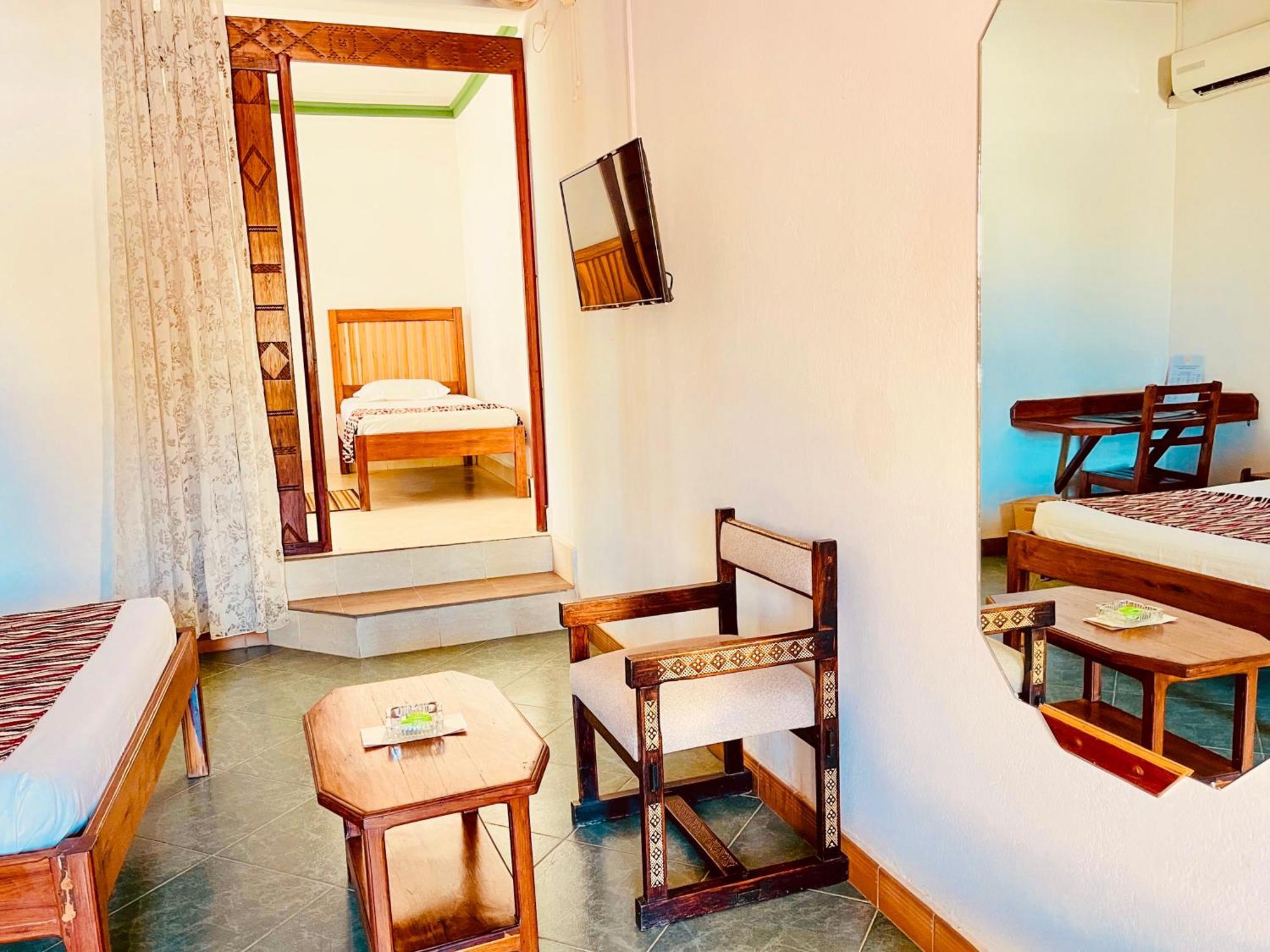 Le Nouvel Eden Hotel Toliara Bagian luar foto